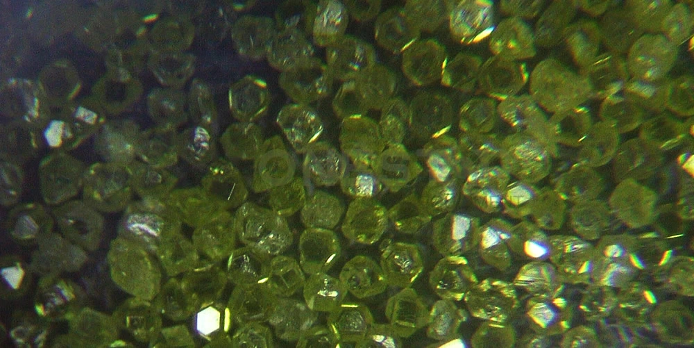 diamond-particles-under-microscope